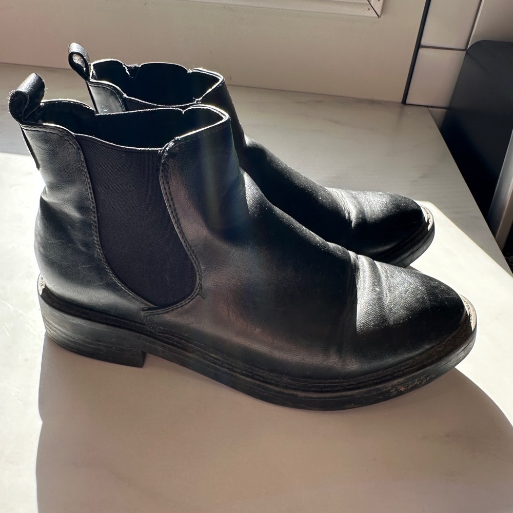Steve Madden Chelsea Boots